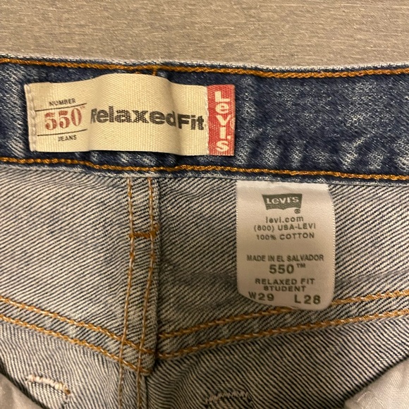 Levi’s 550 Shorts - Picture 2 of 3